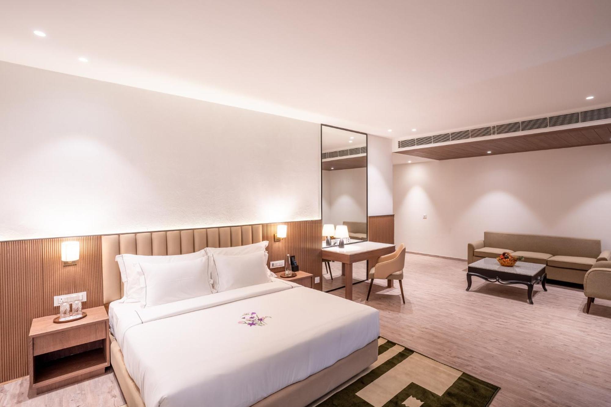 Velmore Kasauli Operated By Royal Orchid Hotel Ltd. Eksteriør bilde
