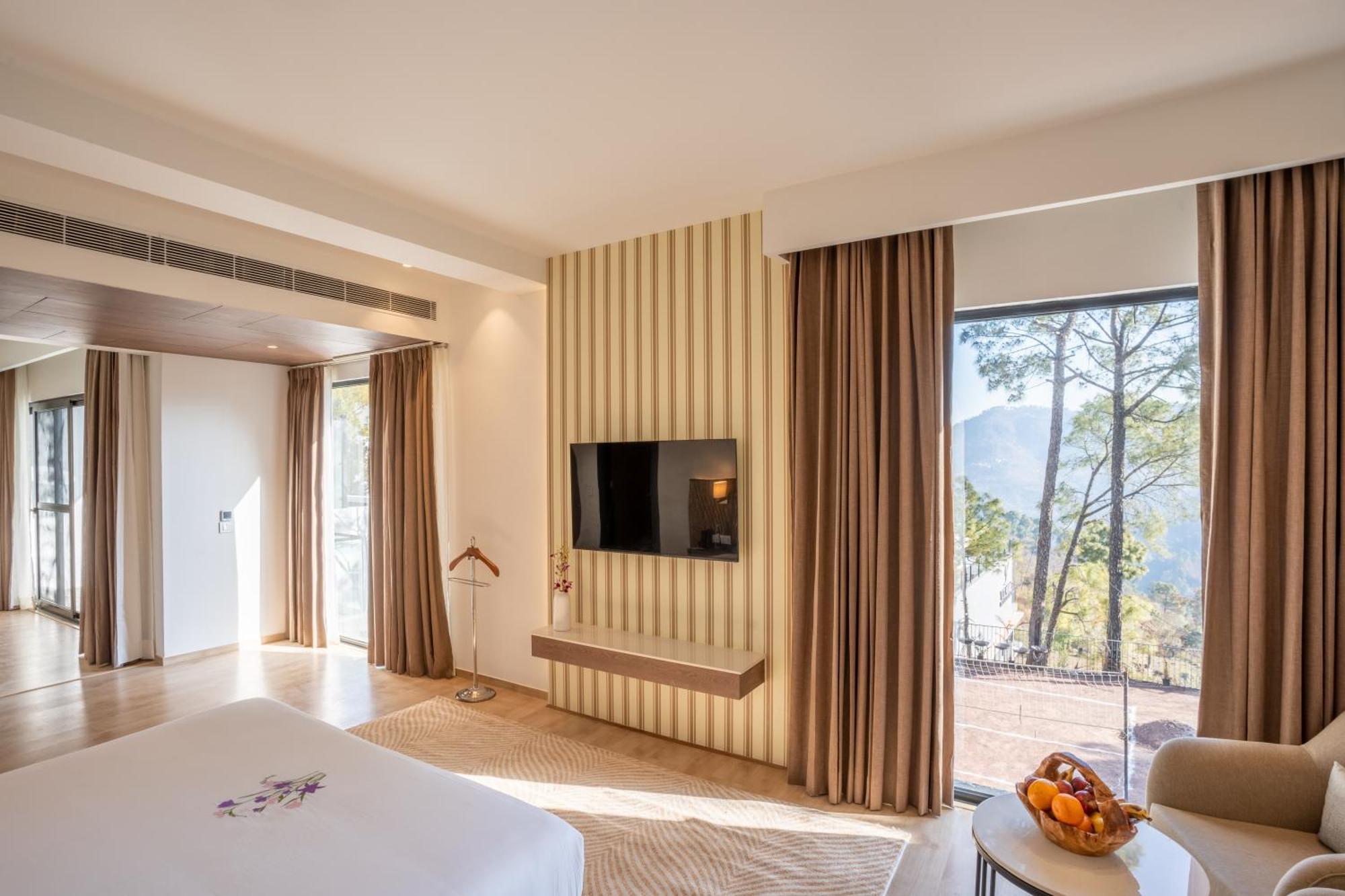 Velmore Kasauli Operated By Royal Orchid Hotel Ltd. Eksteriør bilde