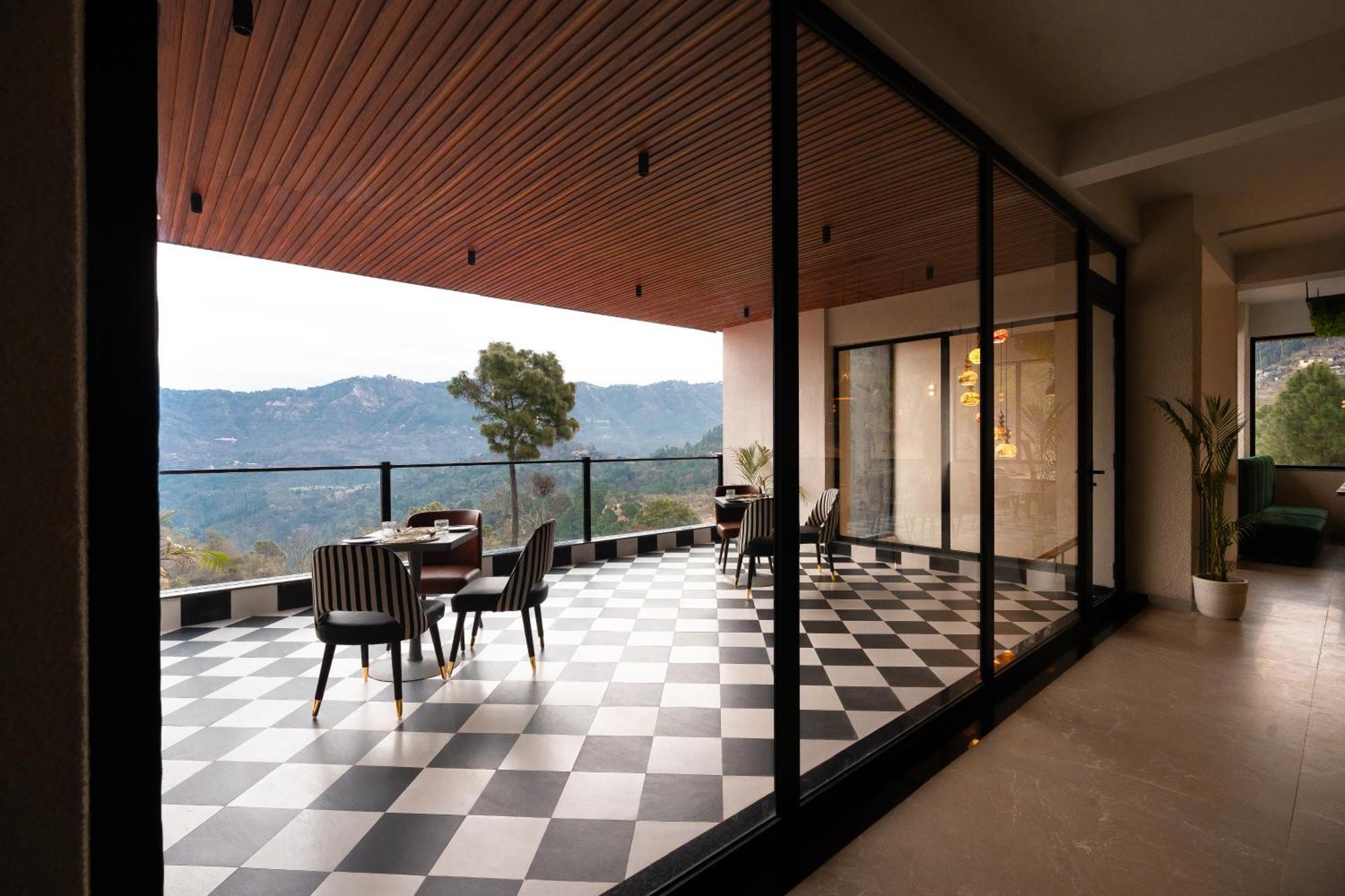 Velmore Kasauli Operated By Royal Orchid Hotel Ltd. Eksteriør bilde