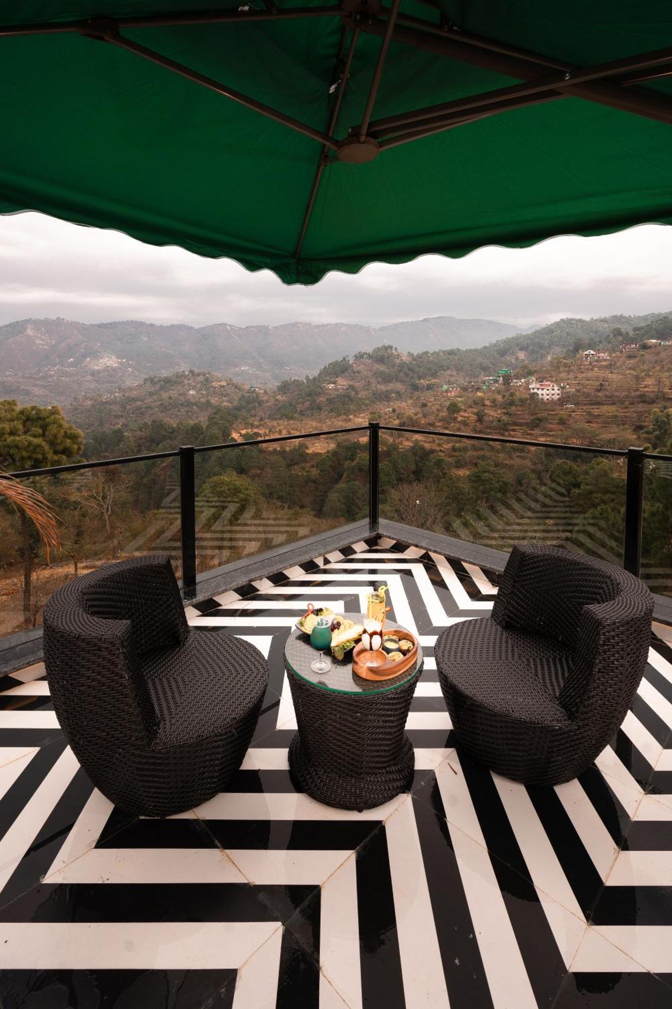 Velmore Kasauli Operated By Royal Orchid Hotel Ltd. Eksteriør bilde